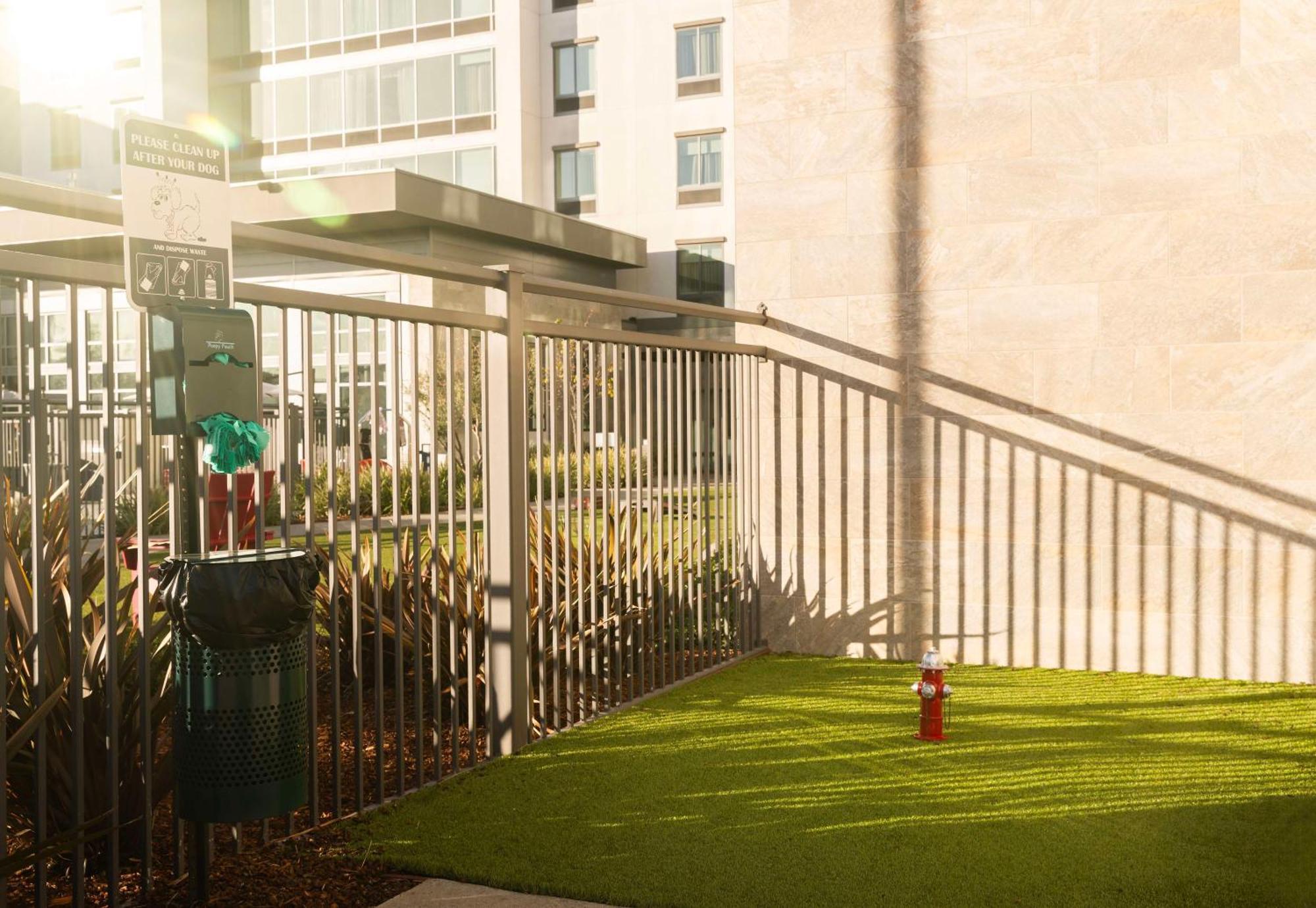 Hampton Inn Long Beach Airport, Ca Экстерьер фото