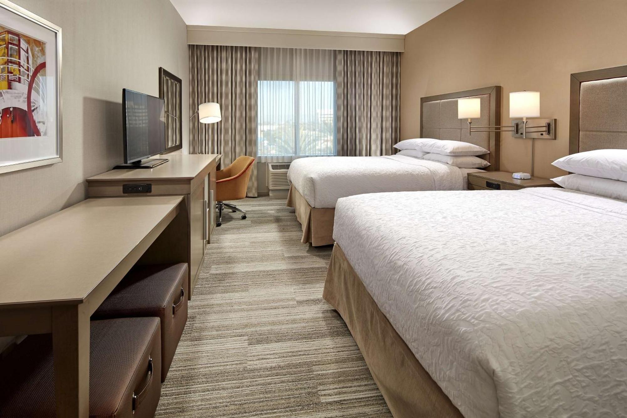 Hampton Inn Long Beach Airport, Ca Экстерьер фото