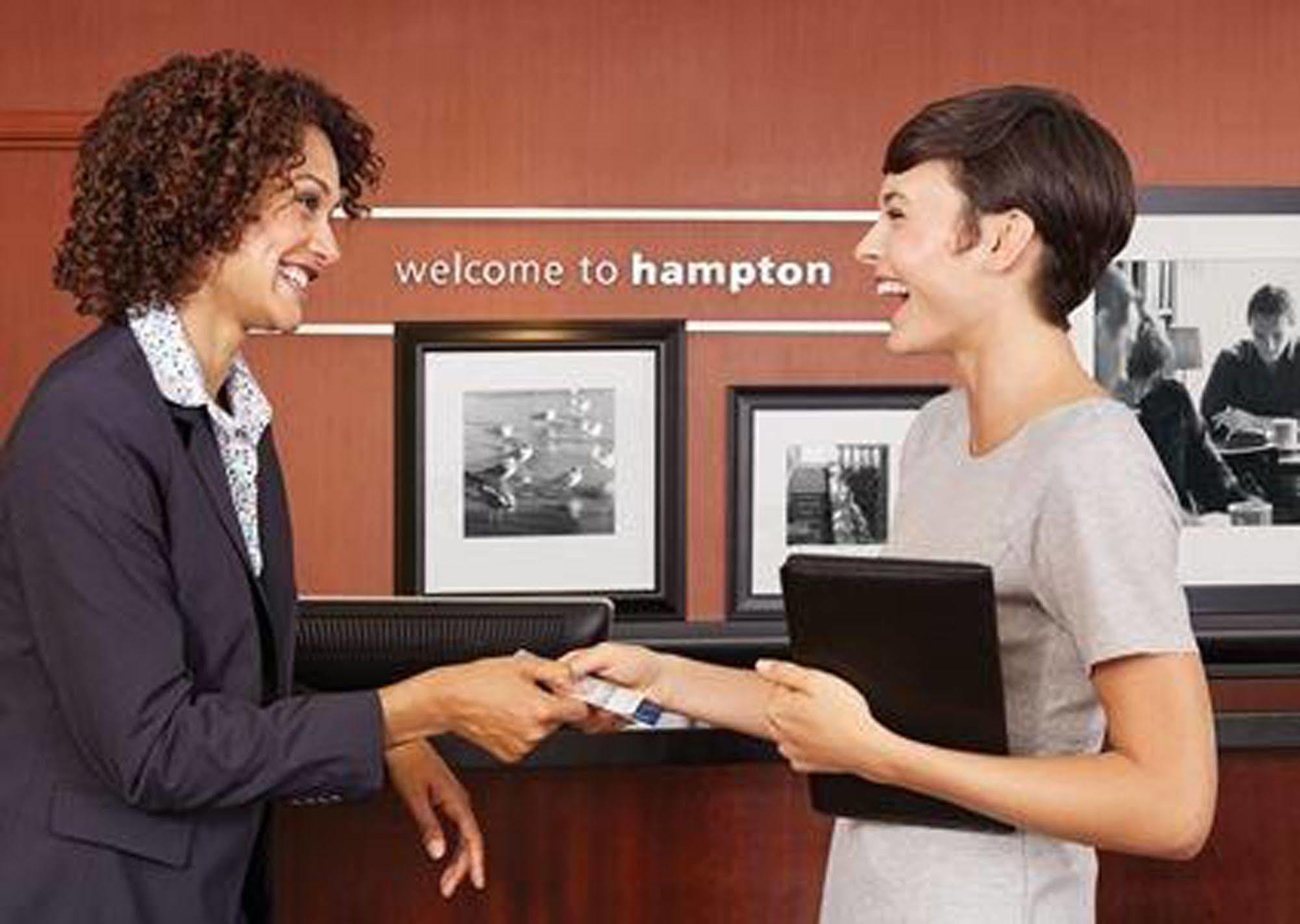 Hampton Inn Long Beach Airport, Ca Экстерьер фото