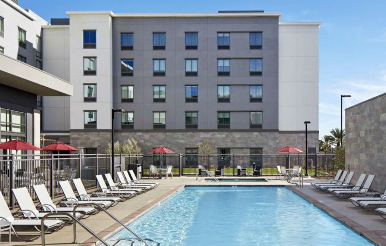 Hampton Inn Long Beach Airport, Ca Экстерьер фото